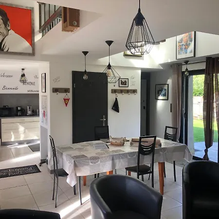 Semesterbostad Aux Jardins De La Guyonniere 2 A 13 Personnes