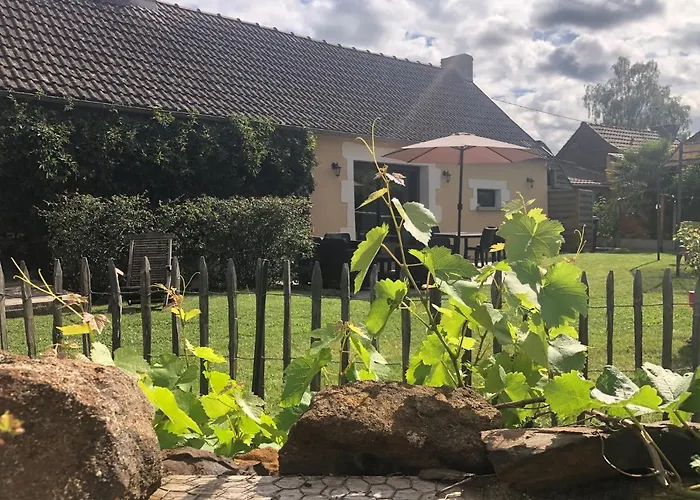 Aux Jardins De La Guyonnière 2 à 13 Personnes Casa de Férias Ruaudin