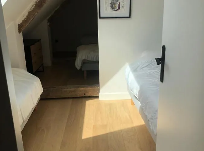 Aux Jardins De La Guyonnière 2 à 13 Personnes Casa de Férias