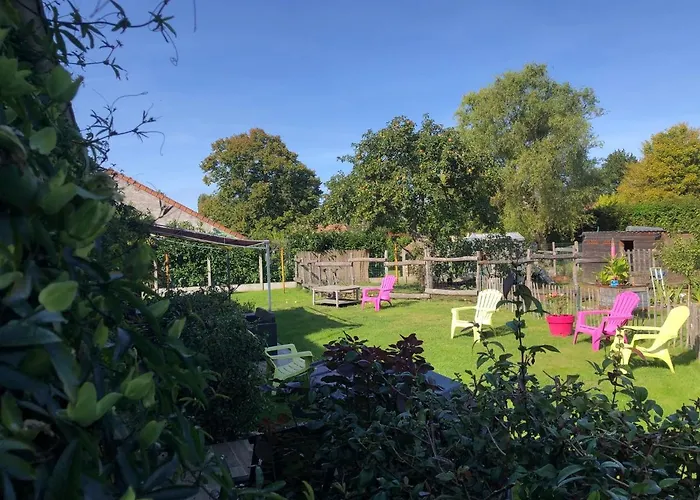 Aux Jardins De La Guyonnière 2 à 13 Personnes Casa de Férias