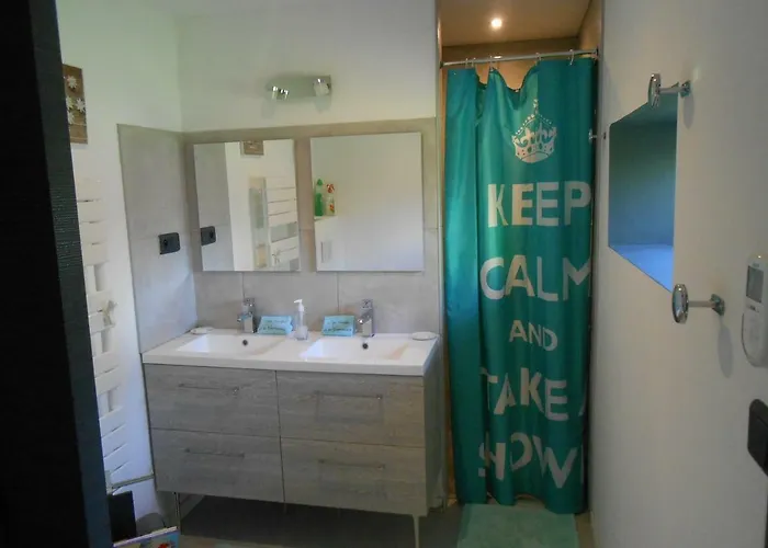 Aux Jardins De La Guyonnière 2 à 13 Personnes Casa de Férias *